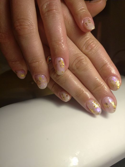 Манікюр, педикюр, нарощування на дому.