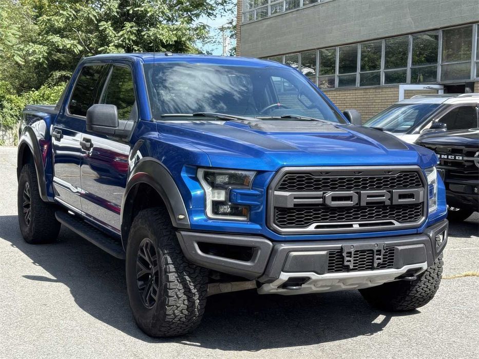Ford F-150 Raptor SuperCrew      2017