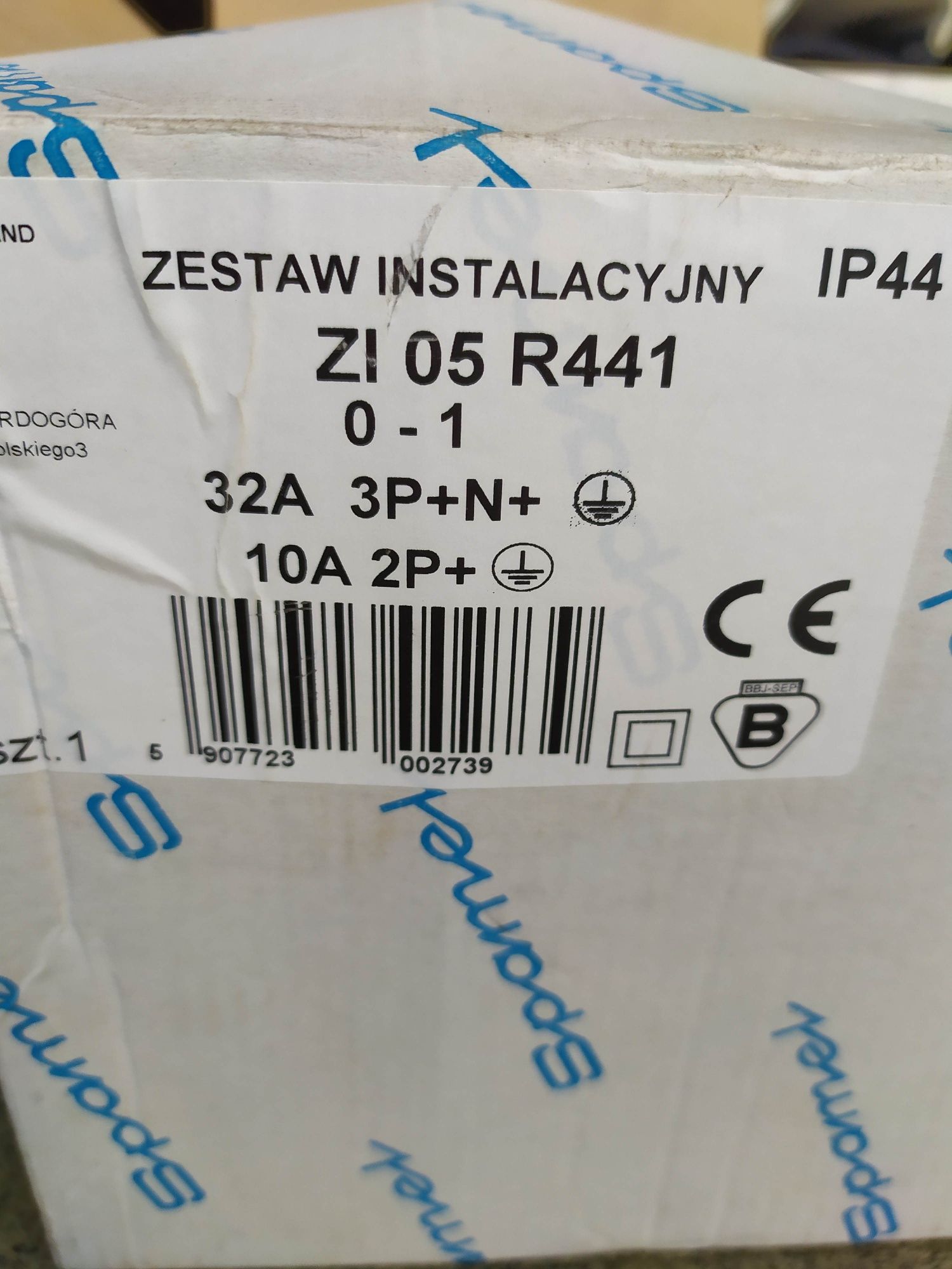 Zestaw instalacyjny z gniazdem 32A