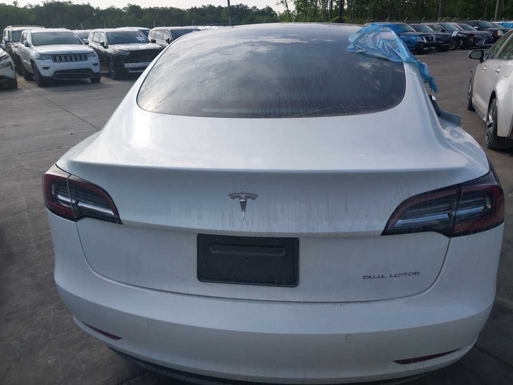 Tesla Model 3 2020