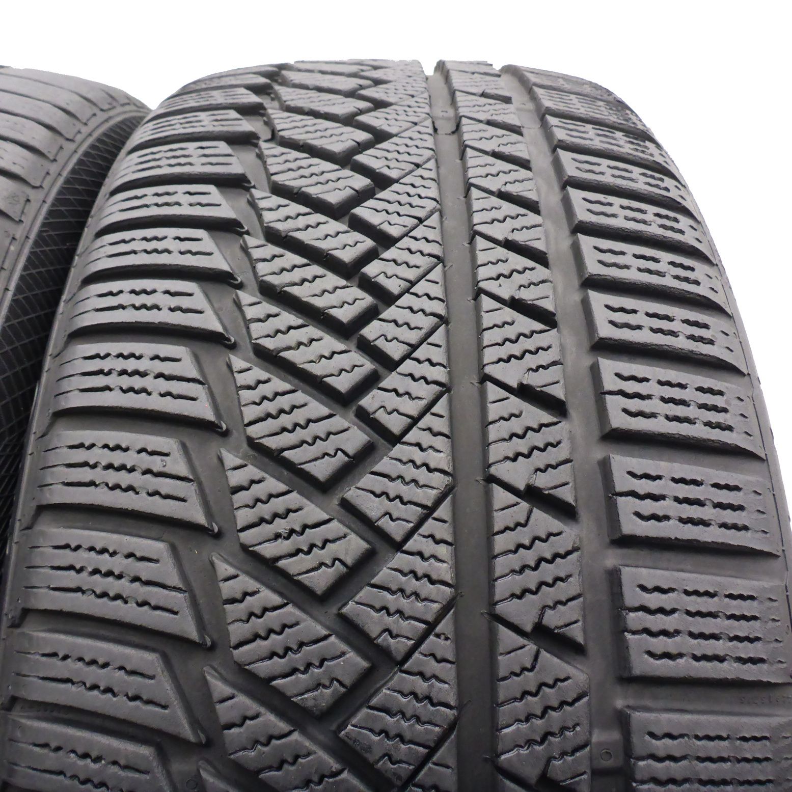 Opony 235/45/18 Continental 235/45R18 98V XL TS850P Zimowe 2021 7-7,8m