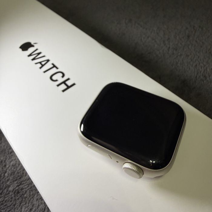 Apple Watch SE (2nd) 40 mm Starlight