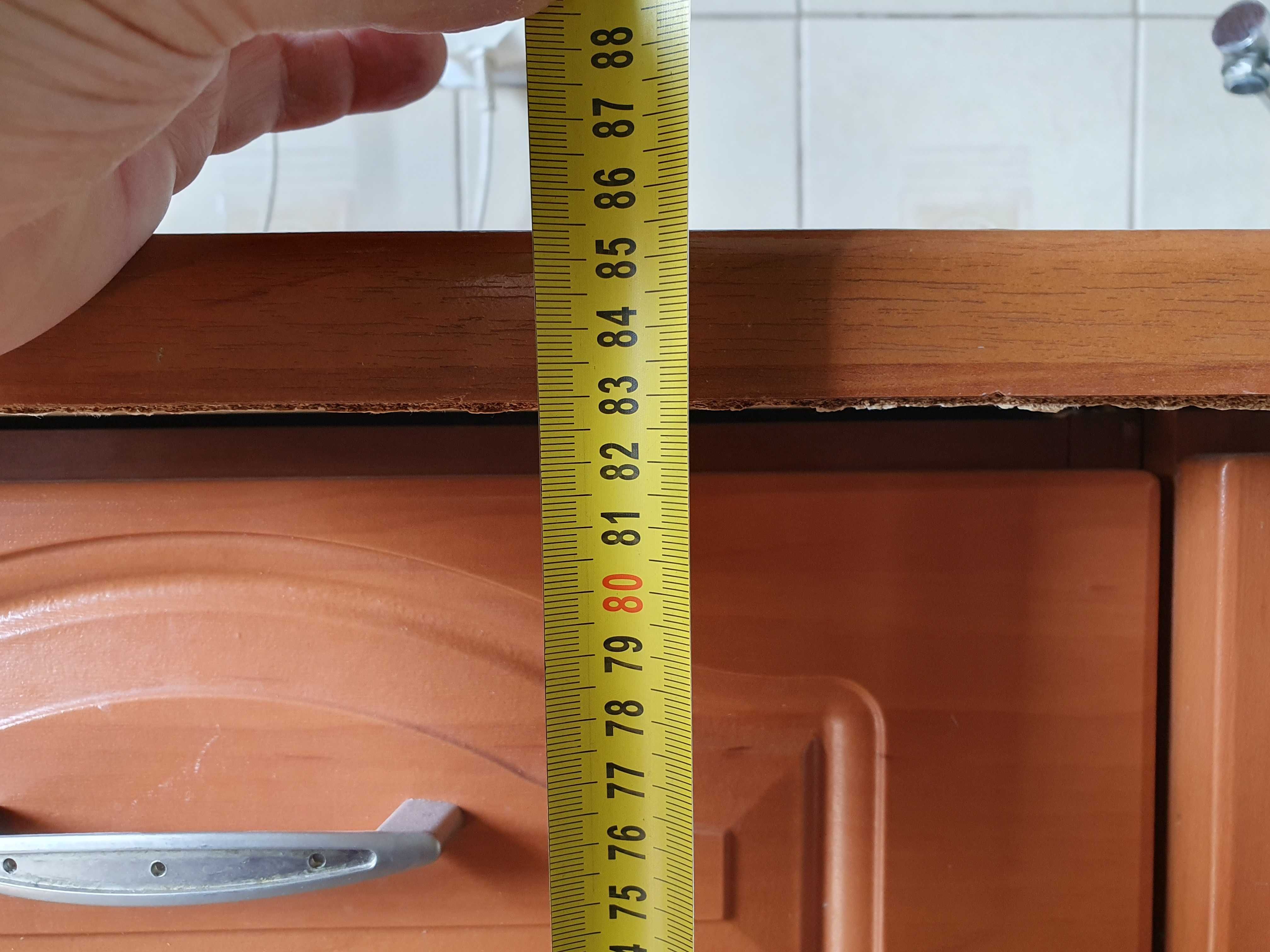 Meble kuchenne szafki, stół  i AGD