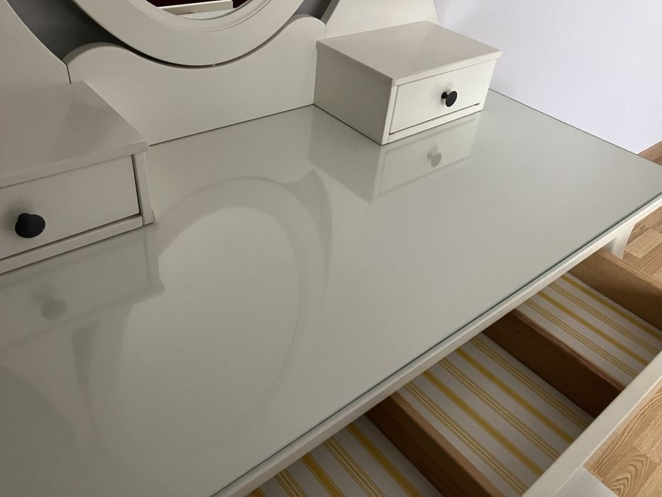Toaletka HEMNES Ikea + krzesło GRATIS