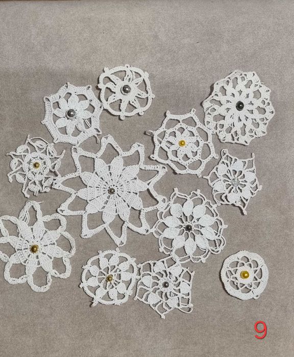 Ozdoby świąteczne, zestaw 12 śnieżynek szydełkowanych na choinkę