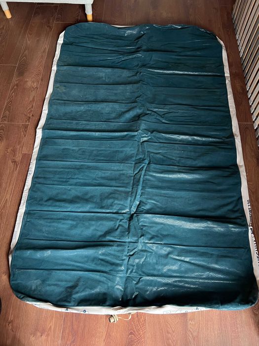Inflatable Camping Mattress 130×200 cm — Like New
