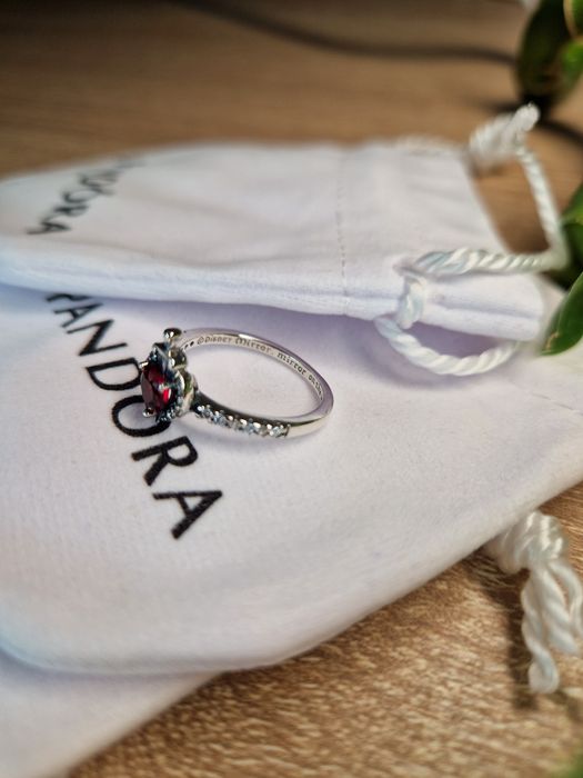 Каблучка срібна .