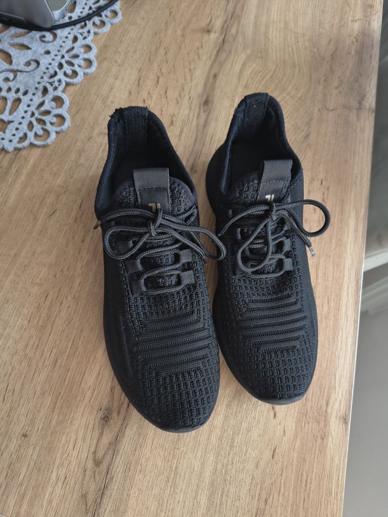 Buty sportowe FILA  r.39