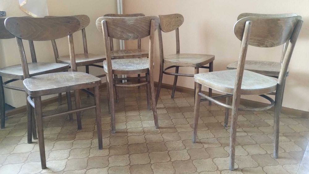Stare drewniane krzesła 8 sztuk gięte drewno Fameg Radomsko PRL