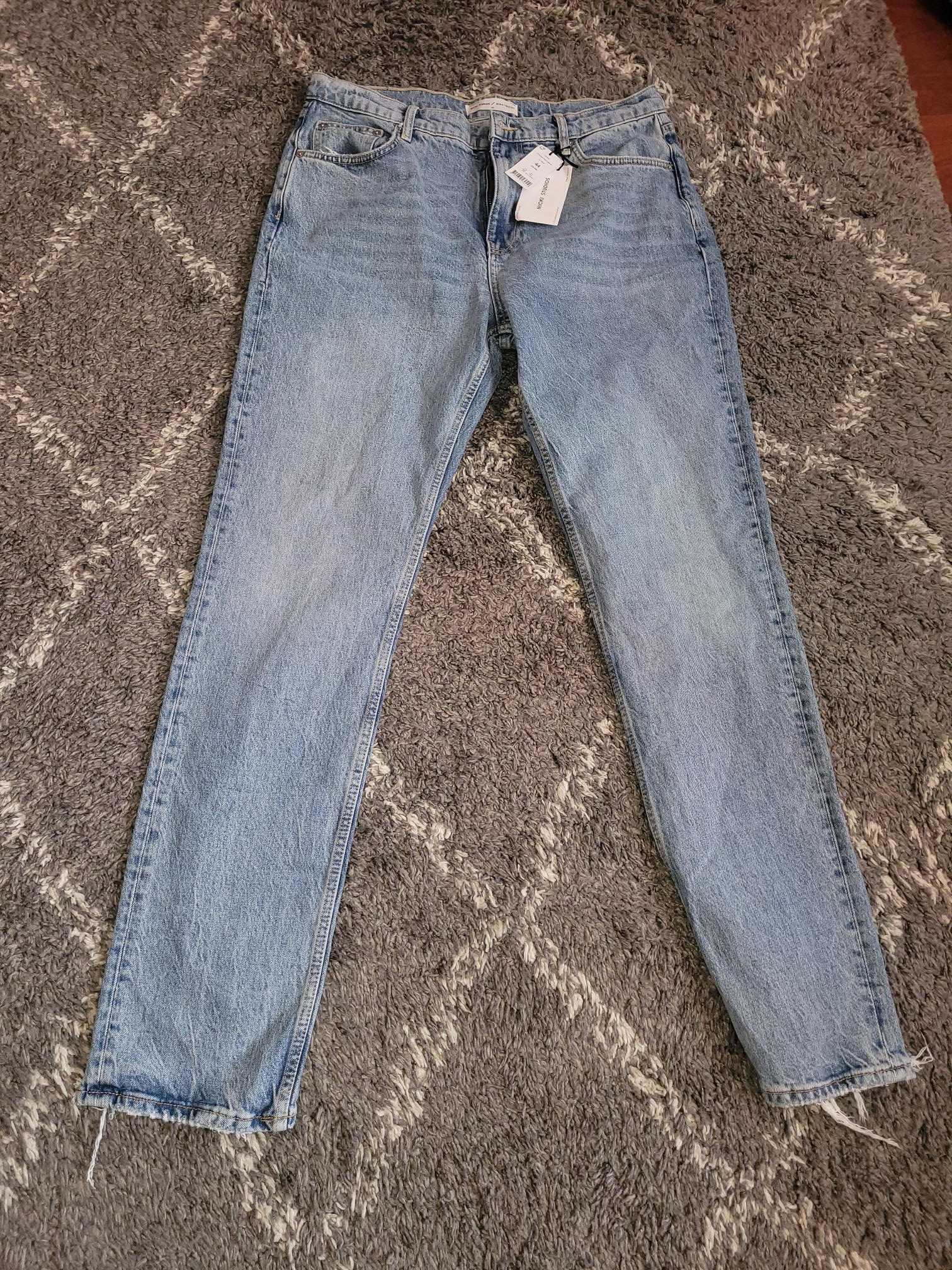 Spodnie jeansy męskie rozmiar 32/45 marki Nicki Studios.