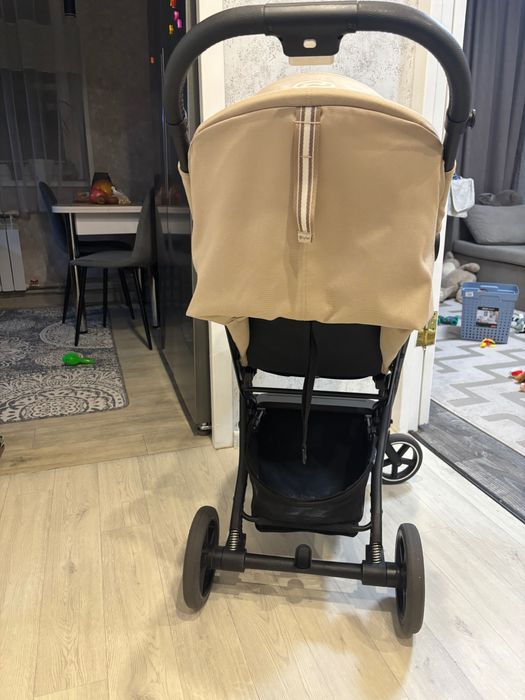 Прогулянкова коляска Cybex BEEZY