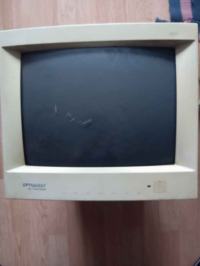 Monitor kineskopowy-2 sztuki za 120 zł.