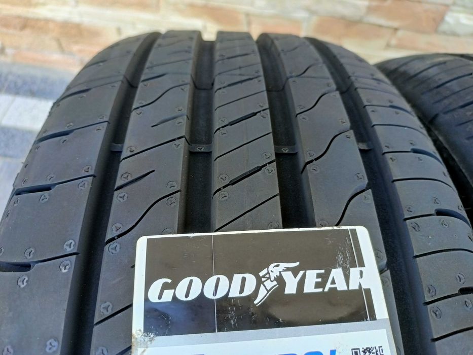 2  opony 205/55R16 goodyear   ,  8-9mm ,   DEMO   ,  2022 r