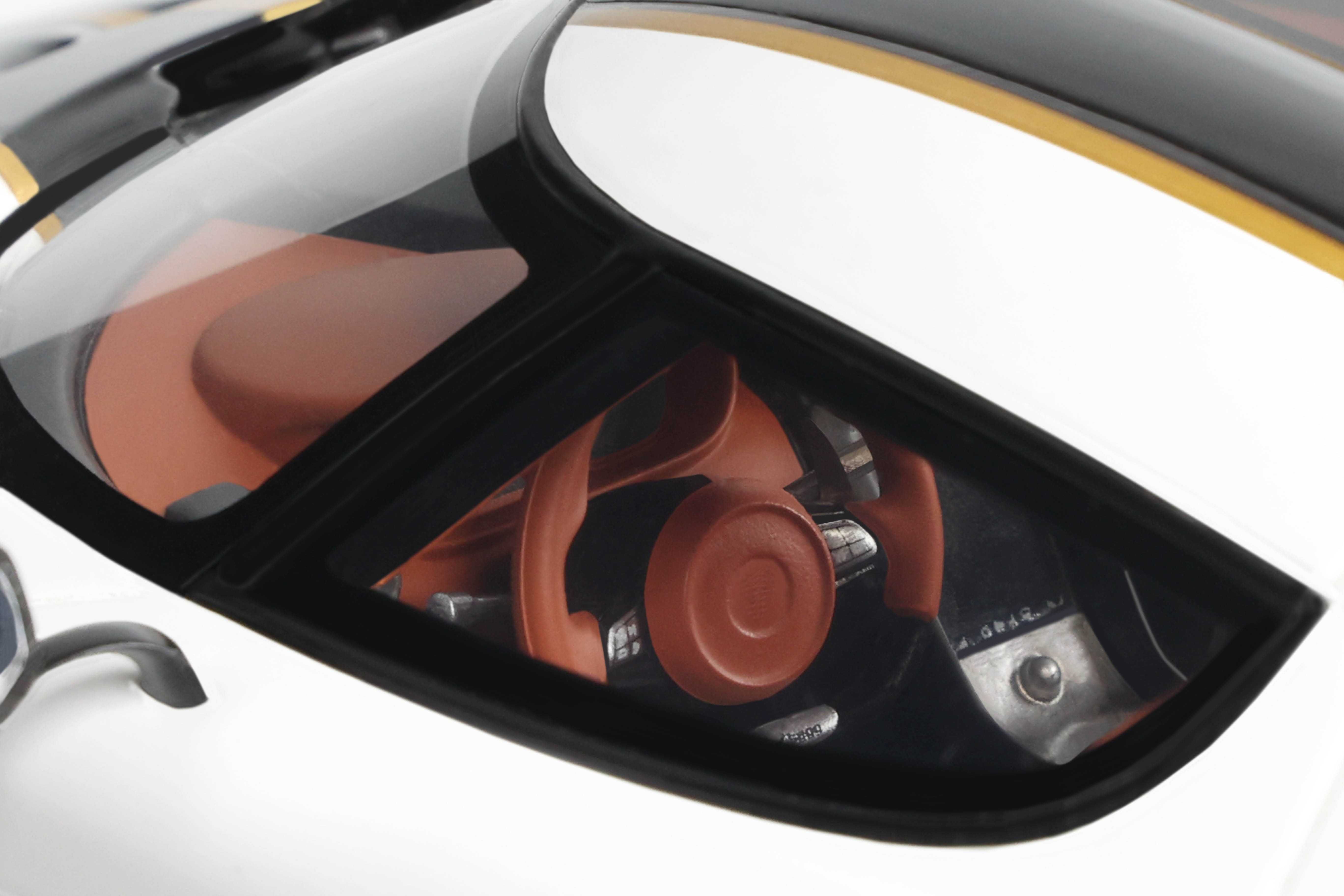 Model 1:18 GT Spirit Koenigsegg Regera World Record Car 2023 white