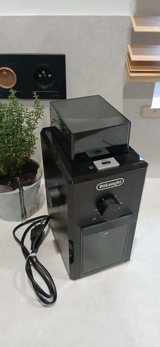 Młynek do kawy De'Longhi KG79 110W