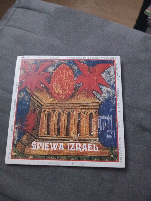 Płyta z muzyką śpiewa Izrael