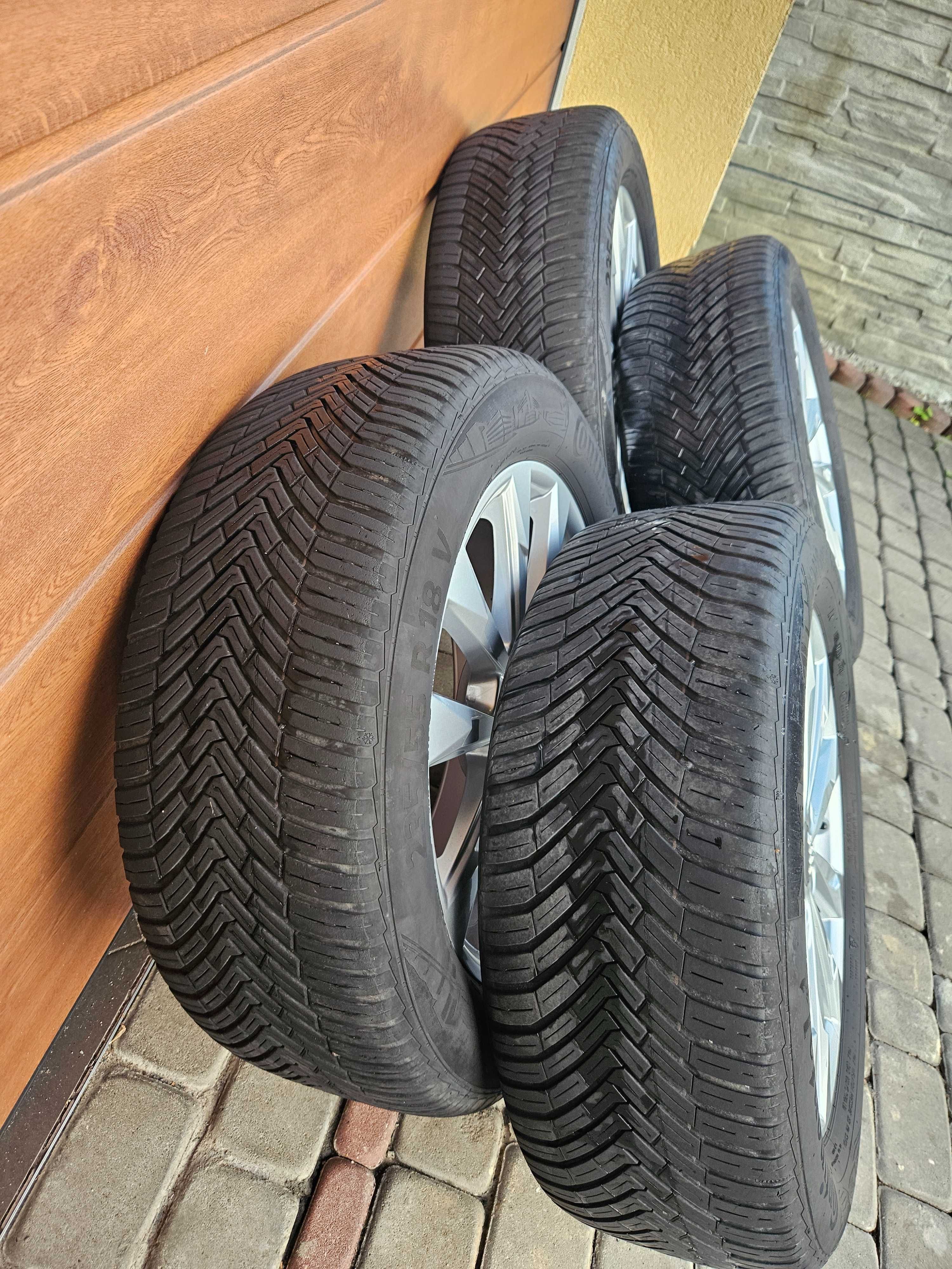 Alufelgi koła AUDI Q3 83A  235/55/18 83A601025G