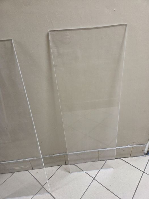 Używane pleksi widoczne ślady użytkowania