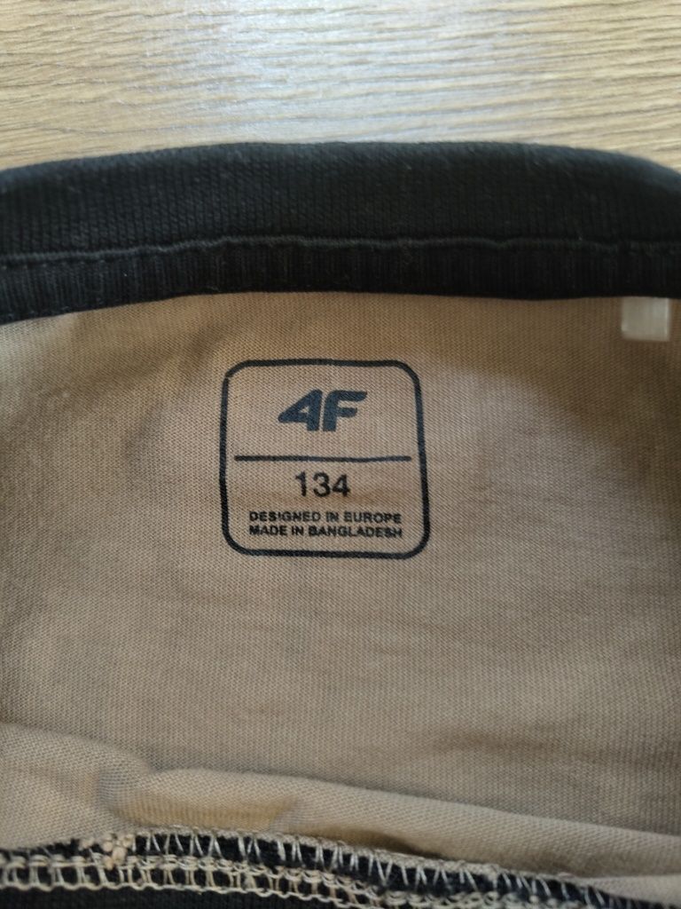 Bluzka na długi rękaw 4f r. 134