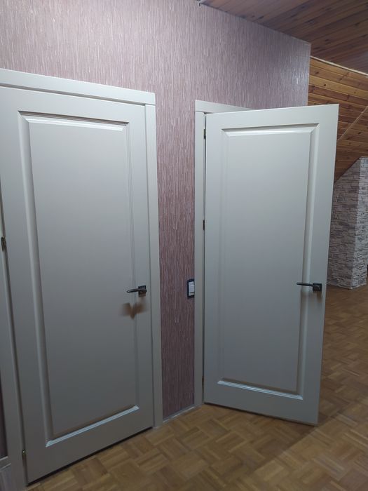 Двері з масиву дуб, ясен та вільха під замовлення