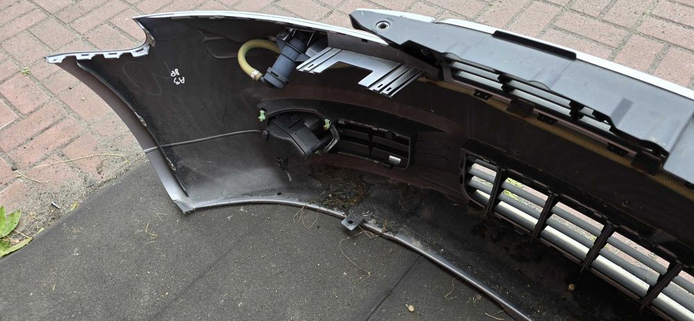 AUDI A3 8P Zderzak Przód Przedni Spryskiwacze