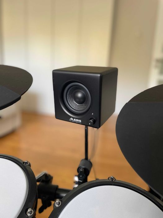 Bateria Eletrónica ALESIS NITRO MAX KIT + Coluna + Banco – COMO NOVA!