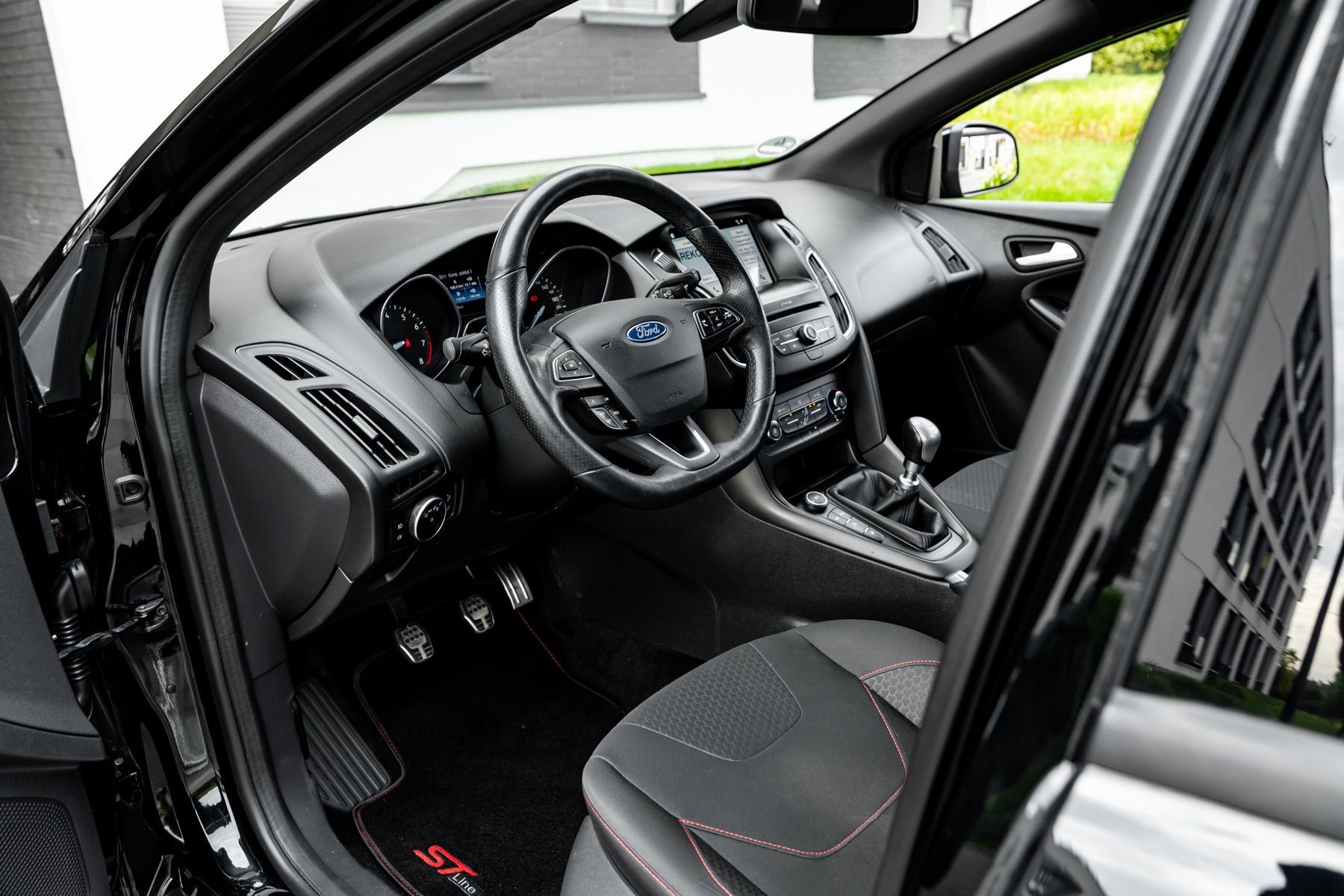 Ford Focus ST Line LED Sync Super