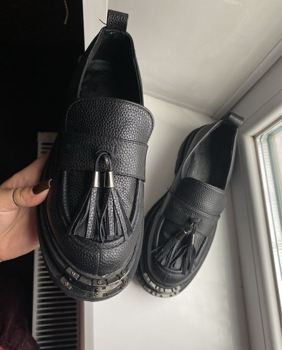 Лофери чорні, стильне взуття, розмір 37