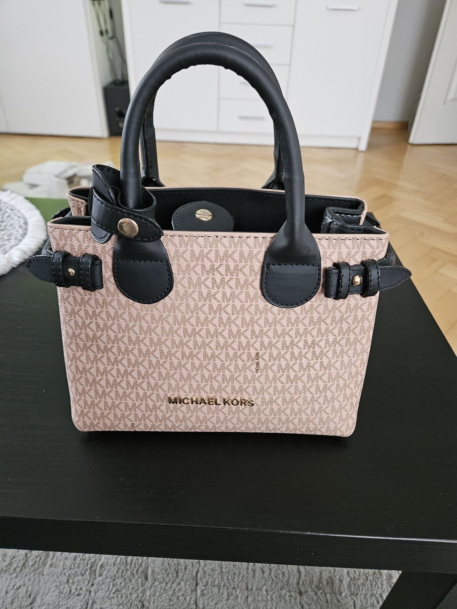Różowa torebka Michael Kors