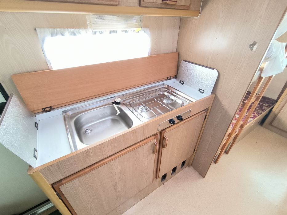 Caravana Pluma 560