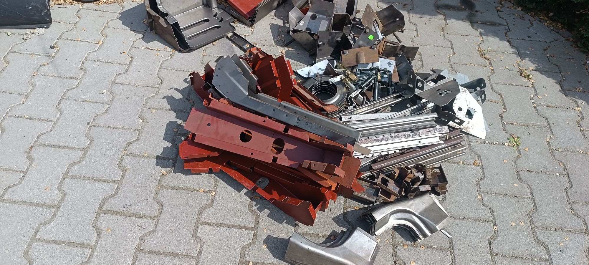 Fiat 126p blacharka części blacharskie karoseryjne duży skład