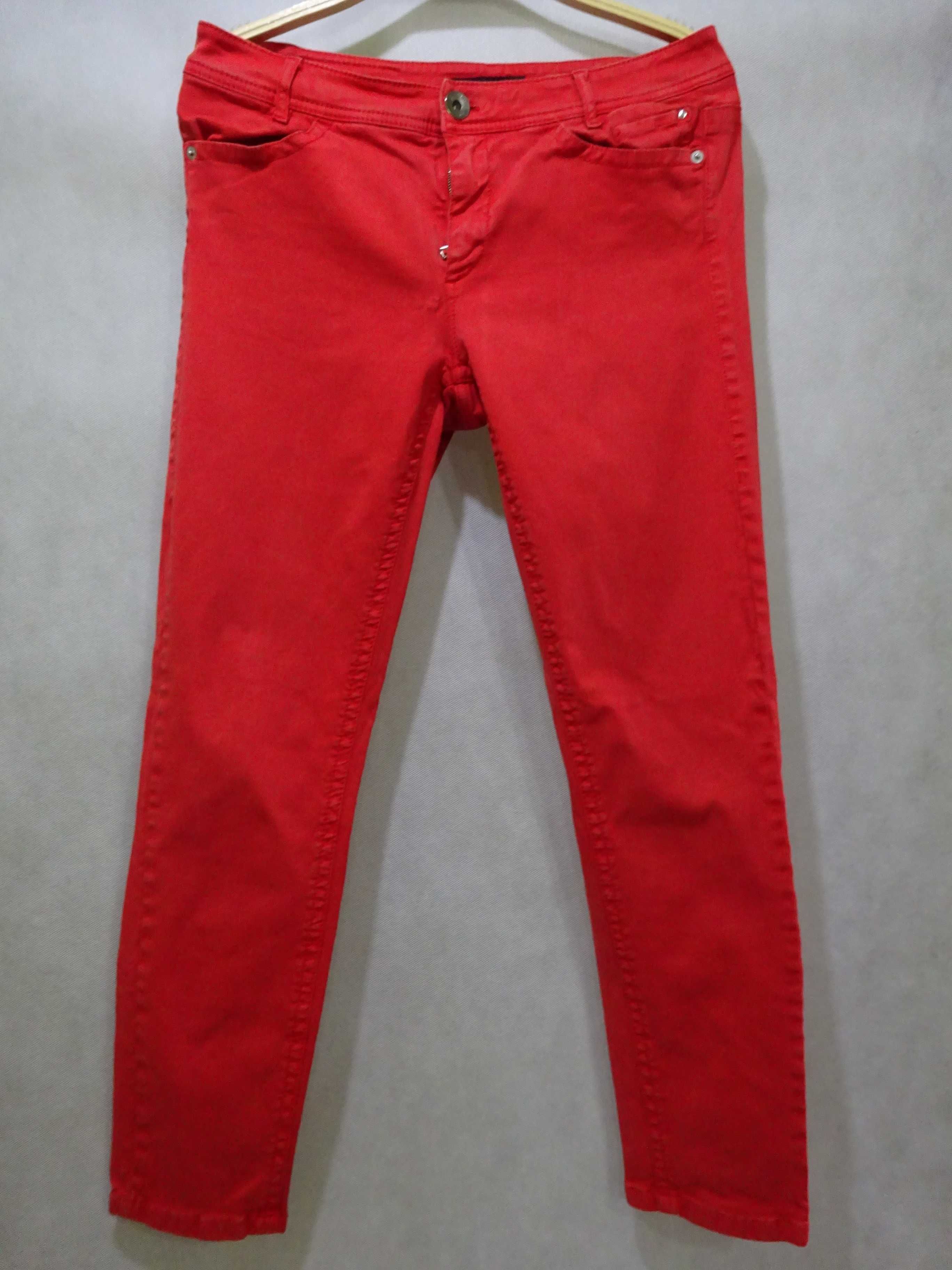 czerwone spodnie r. N4/ 40      Marc Cain