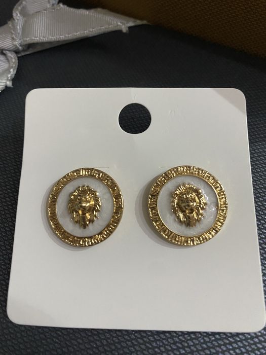 kolczyki z motywem lwa