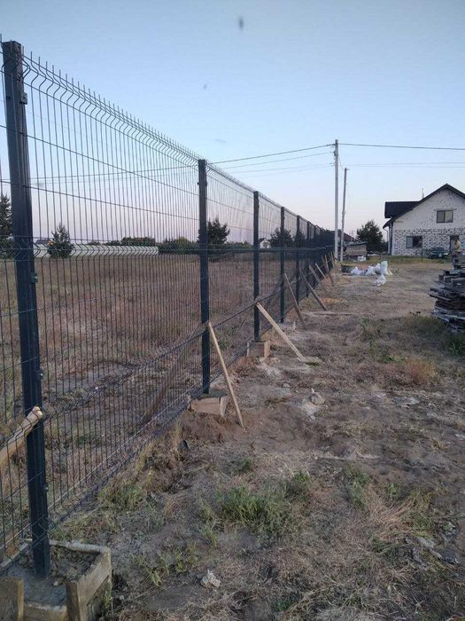 Паркан з сітки під ключ.Ворота хвіртки,секції стовпи. метал+цинк+фарба