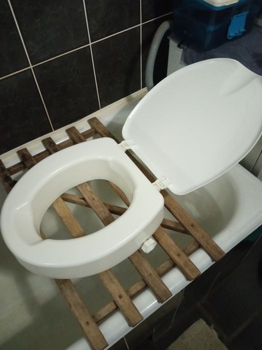 Підставка для унітазу