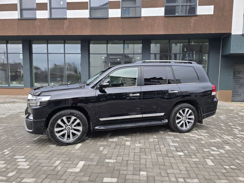 Продам Toyota Land Cruiser200