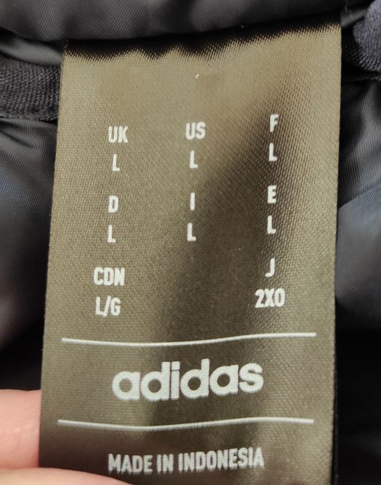 L Adidas оригінальна чоловіча утеплена куртка GT9165