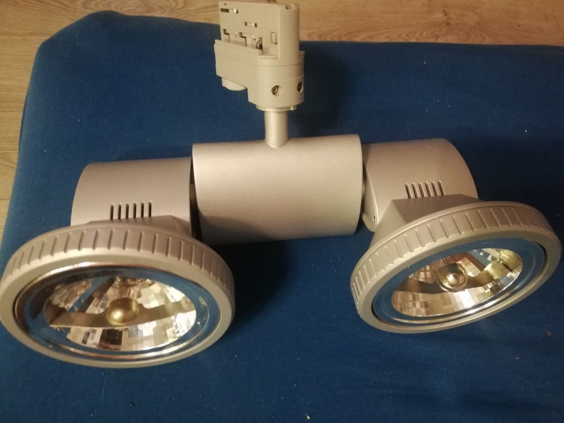 Podwójne regulowane lampy na szynoprzewód