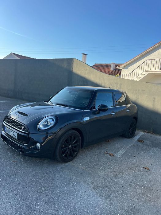 Mini Cooper SD - Potência e Estilo, com Km de Fazer Inveja!