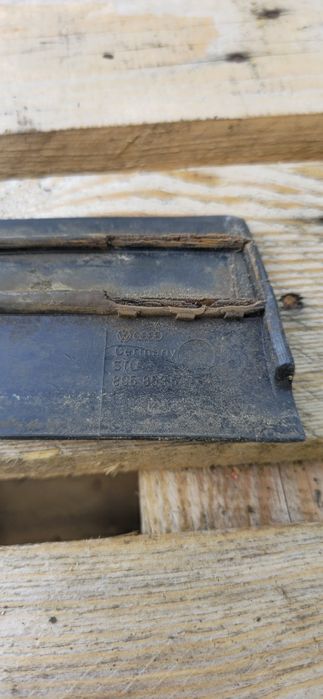 Listwa Dolna Gumowa Lewa Audi 80 Cabrio Coupe Typ 89