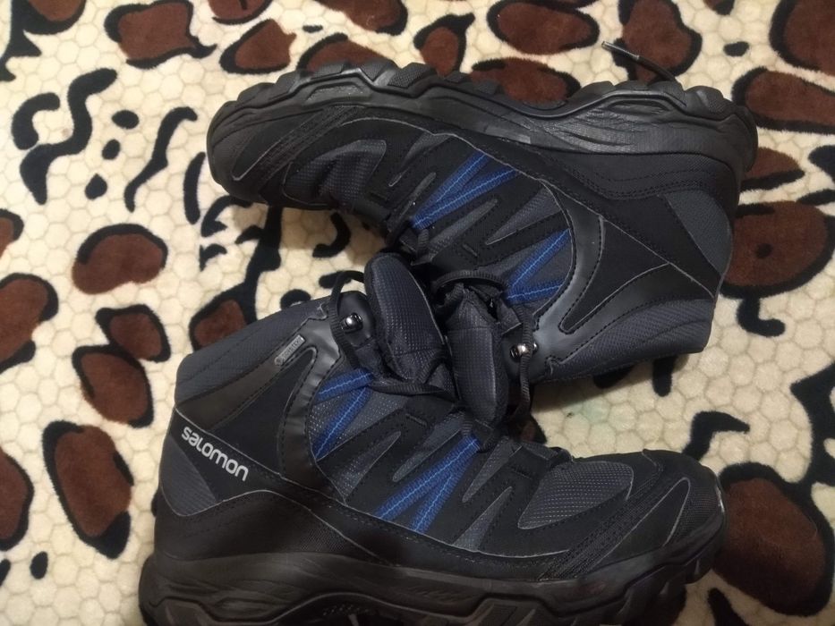 Продам чоловічу обувь Salmon