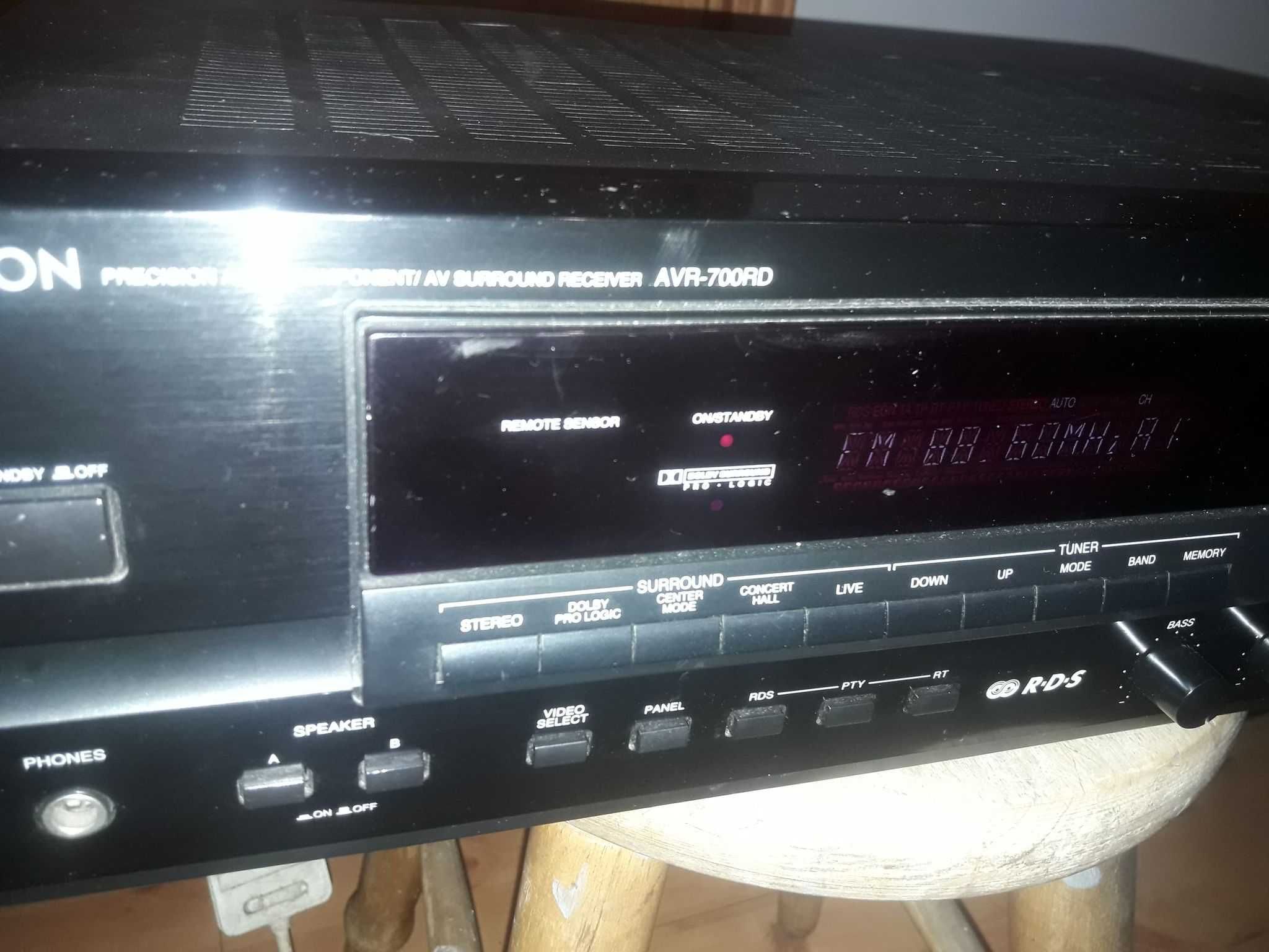 Amplituner Denon AVR-700RD