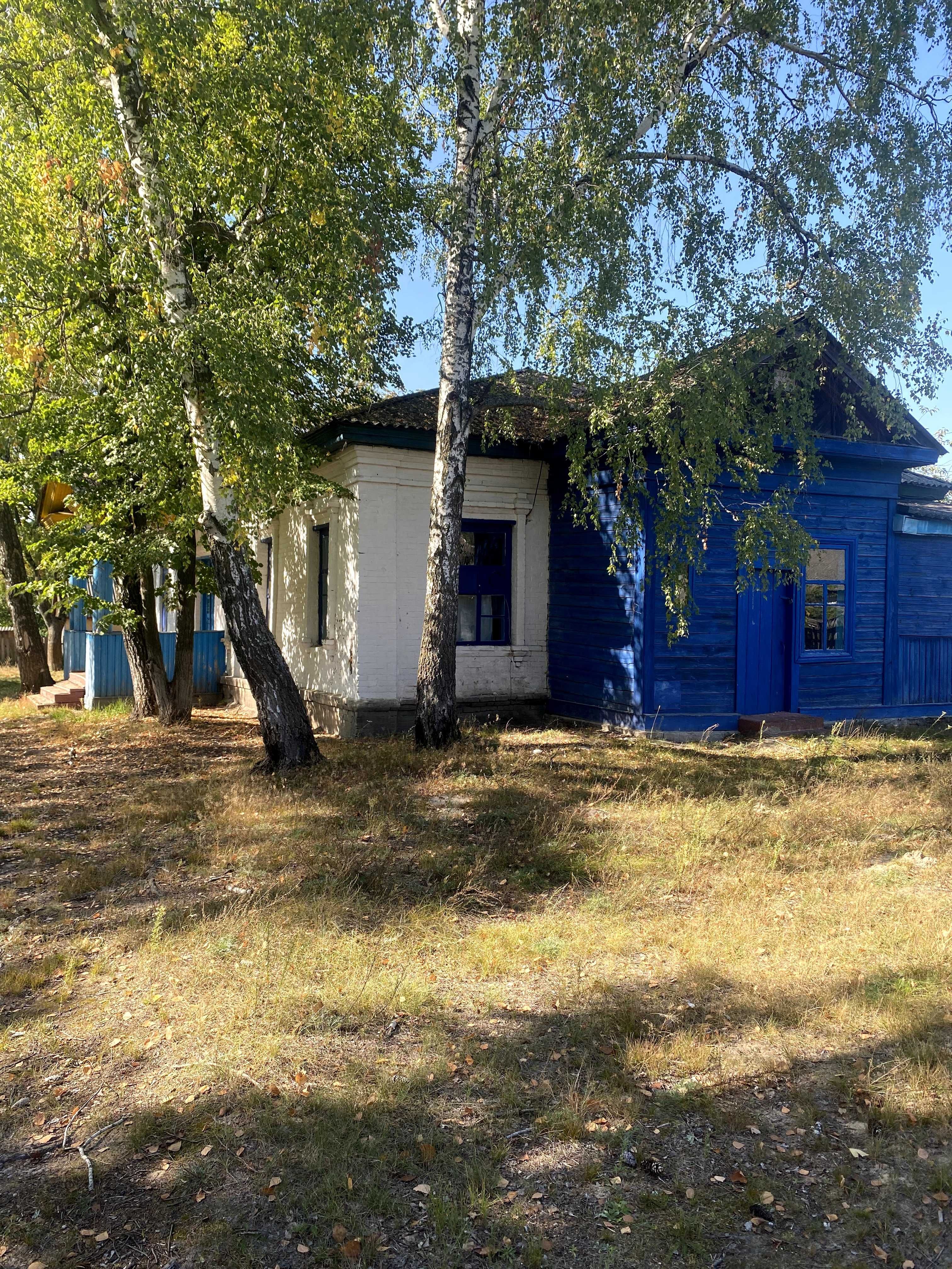Комерційне приміщення з орендарем! 197 м2, гаражі 81 м2. Торг! 0,57 га