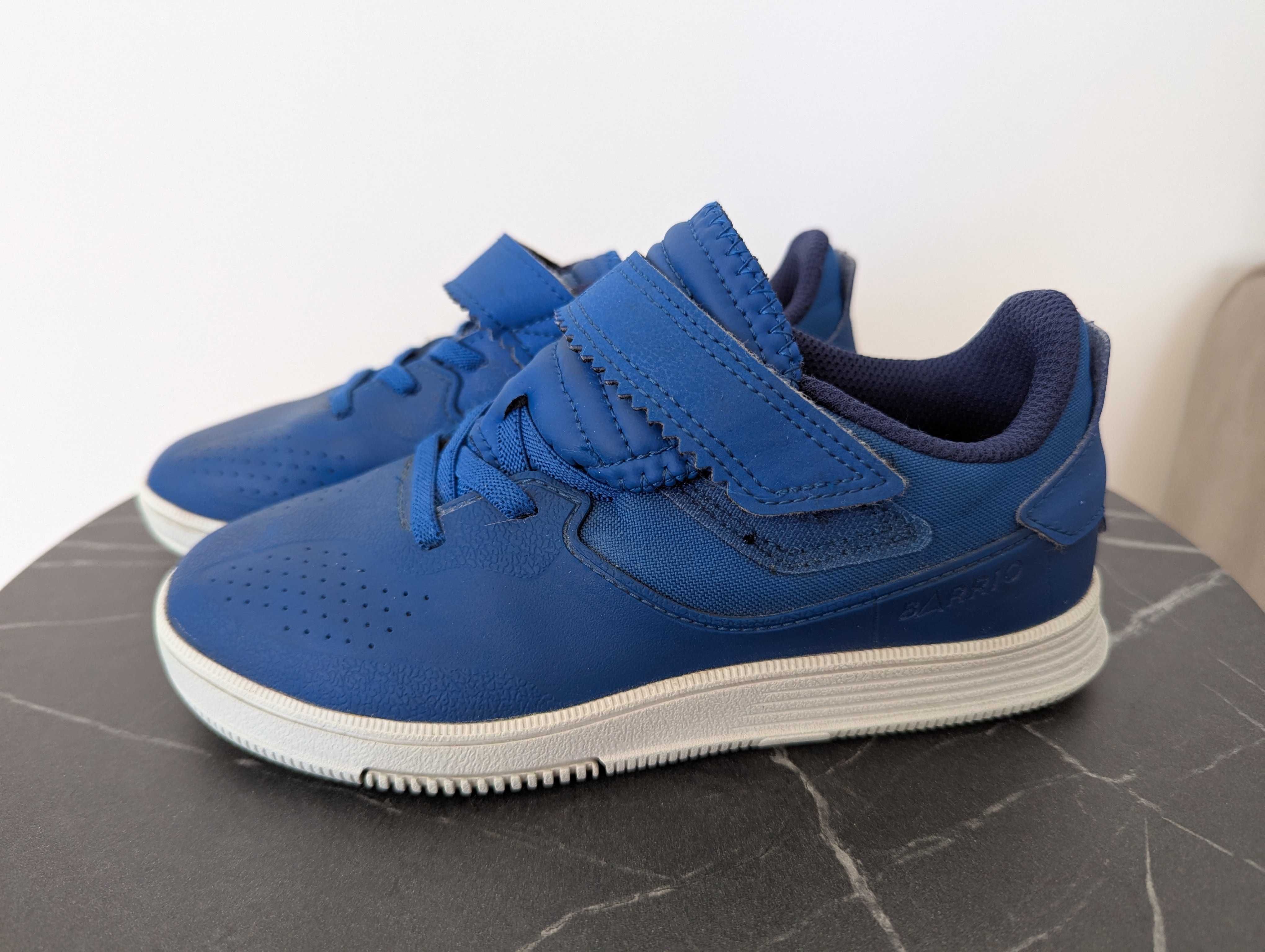 Buty halówki do piłki nożnej Decathlon r. 32