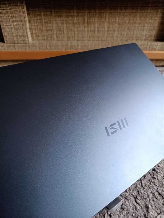 Ноутбук MSI Modern 15 A5M (A5M-246XRO)
