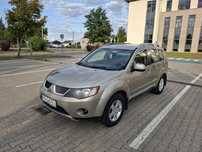 Mitsubishi Outlander SUV 4x4