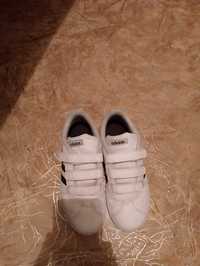 Детские кроссовки Adidas 35 размера