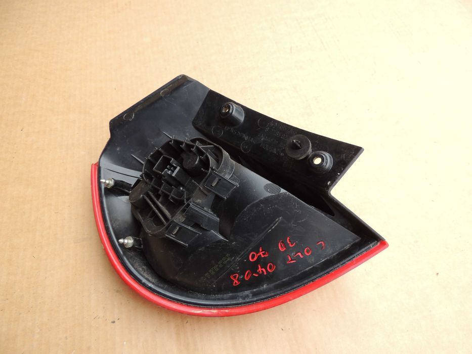 Lampa tył tylna prawa europejska Mitsubishi Colt VI 6 04,05,06,07,08