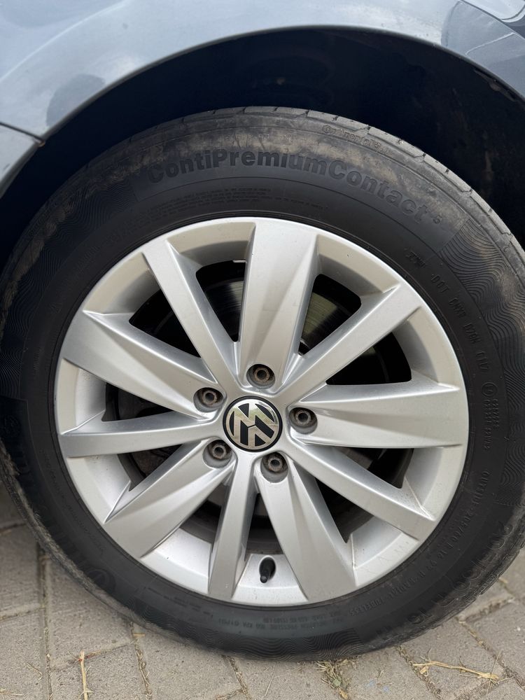 VW Passat B7.