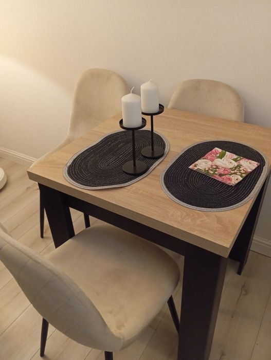 Stół rozkładany +4 krzesła